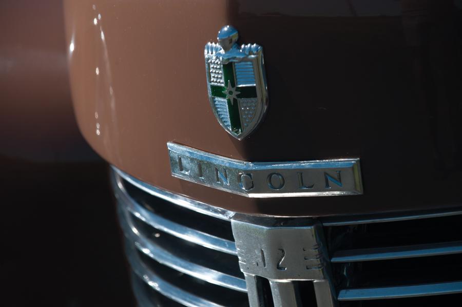  Lincoln Continental Cabriolet 1942 года  (фото 17 из 34)